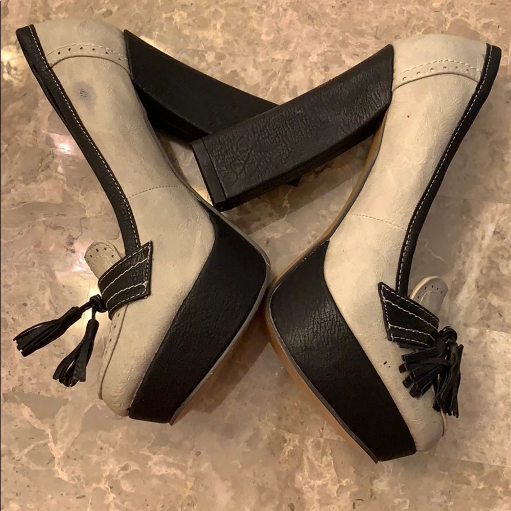 Henry Ferreira by New York; Fits like a size 7.